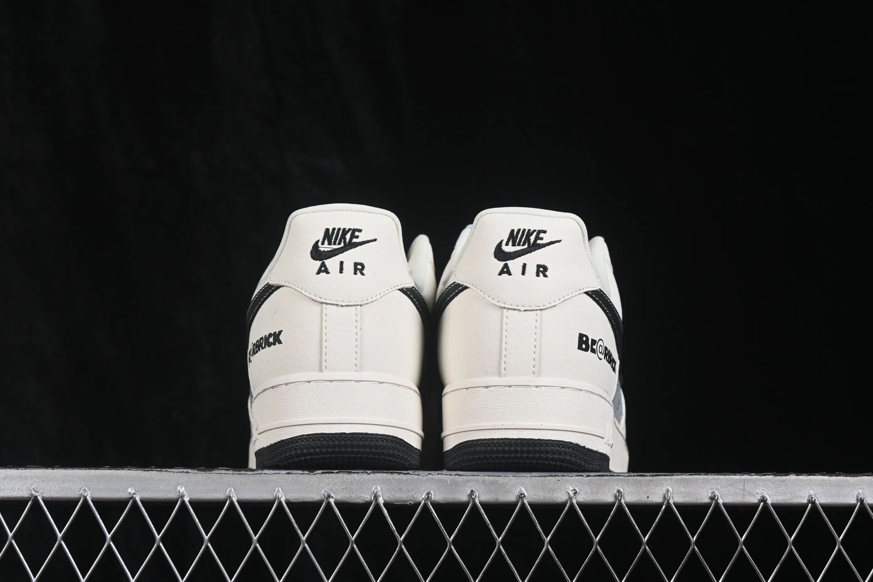 All categories Nk Air Force 1 Air Force series Nk Air Force 1 Low Air Force low-top Nike Air Force 1'07 Low joint model Air Force 1 low-top casual sneakers DW8806-017